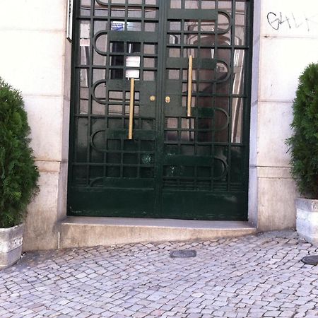 Готель Residencial Valentina Лісабон Екстер'єр фото Entrance to the Embassy of the Republic of Korea in Lisbon