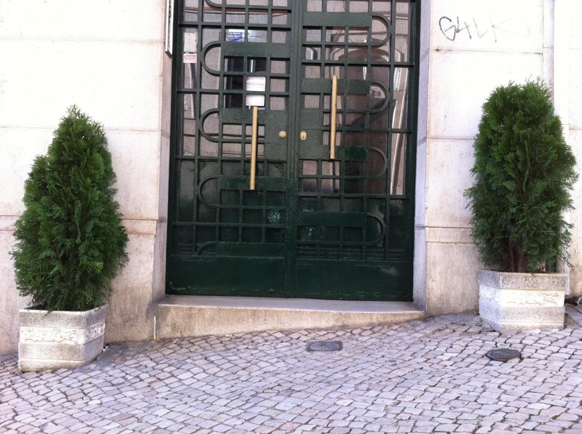 Готель Residencial Valentina Лісабон Екстер'єр фото Entrance to the Embassy of the Republic of Korea in Lisbon